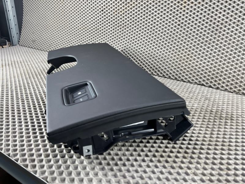 Кожух рулевой колонки Land Rover Range Rover Sport (L461, 2024г.)