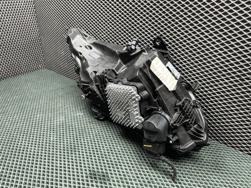 Фара Land Rover Range Rover Sport (L461, 2025г.)