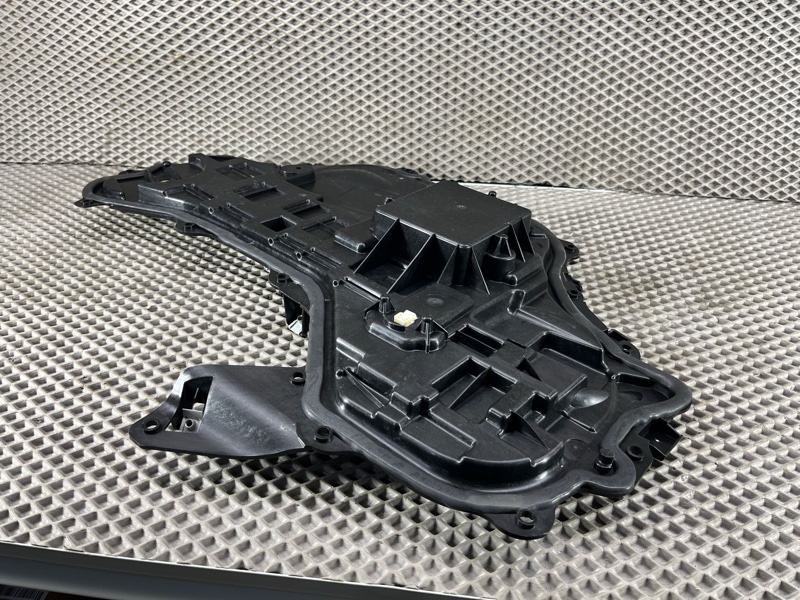 Панель двери Land Rover Range Rover Sport (L461, 2024г.)