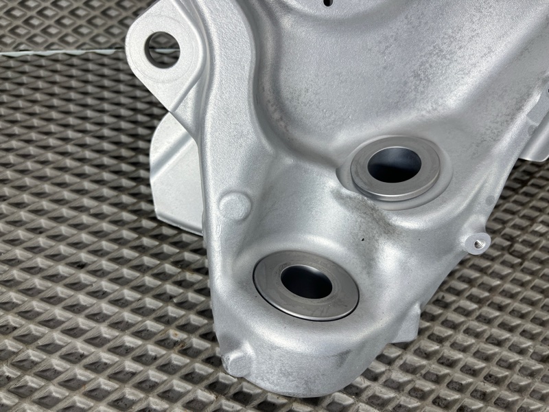Кулак поворотный Land Rover Defender (L663, 2020г.)