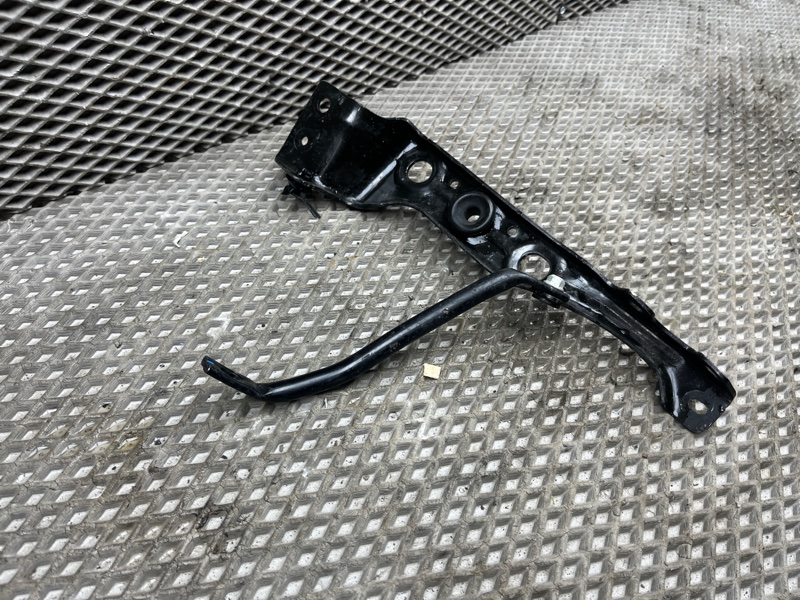Кронштейн корпуса воздушного фильтра Jeep Wrangler (JL, 2025г.)