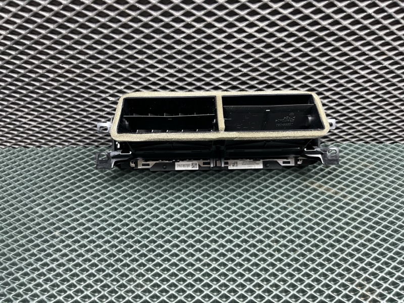 Дефлектор обдува салона центральный Land Rover Range Rover (L405, 2016г.)