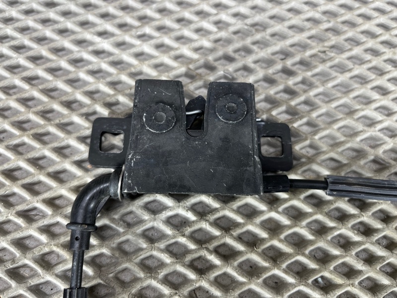 Фиксатор капота Land Rover Range Rover Sport (L461, 2024г.)