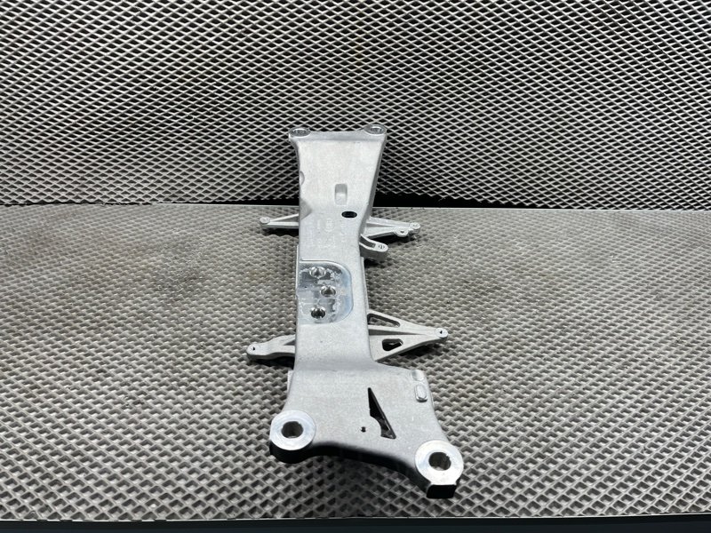 Кронштейн АКПП Land Rover Range Rover Sport (L461, 2024г.)