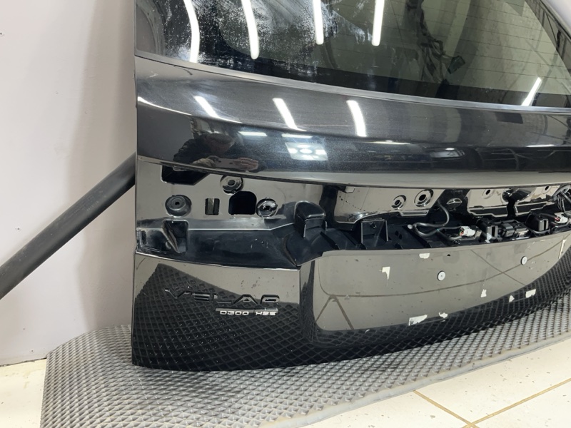 Крышка багажника Land Rover Range Rover Velar (L560, 2020г.)