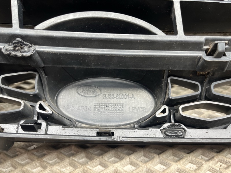 Решетка радиатора Land Rover Range Rover Evoque (L538, 2017г.)