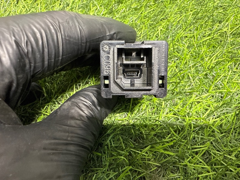 USB Разъем Jeep Wrangler (JL, 2024г.)