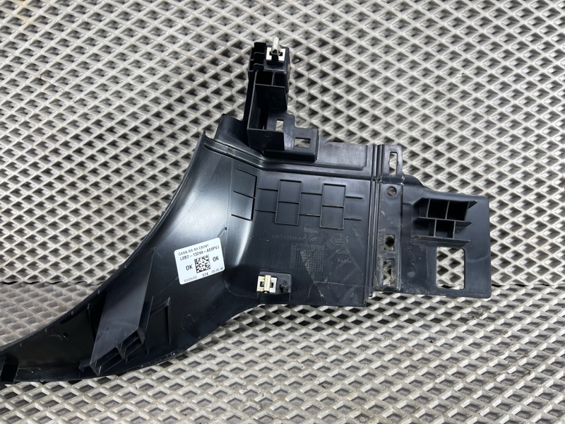 Накладка на порог Land Rover Defender (L663, 2020г.)