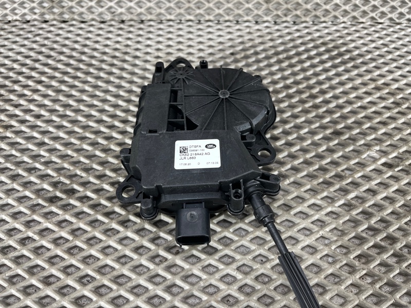 Доводчик двери багажника Land Rover Defender (L663, 2020г.)