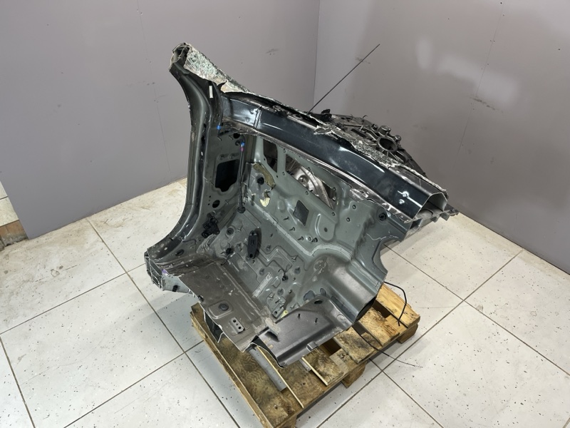 Четверть Land Rover Range Rover Sport (L461, 2025г.)