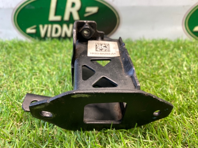 Крепление радиатора Land Rover Range Rover Velar (L560, 2020г.)