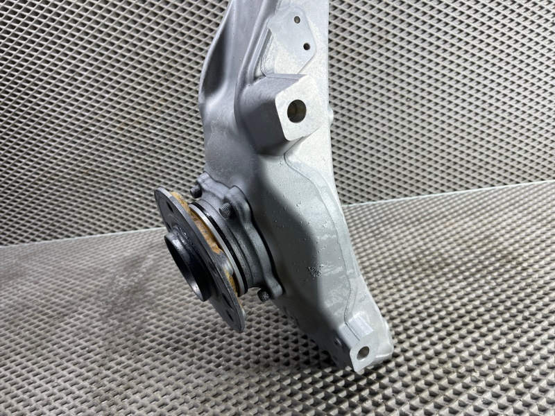 Кулак поворотный Land Rover Range Rover Sport (L461, 2024г.)