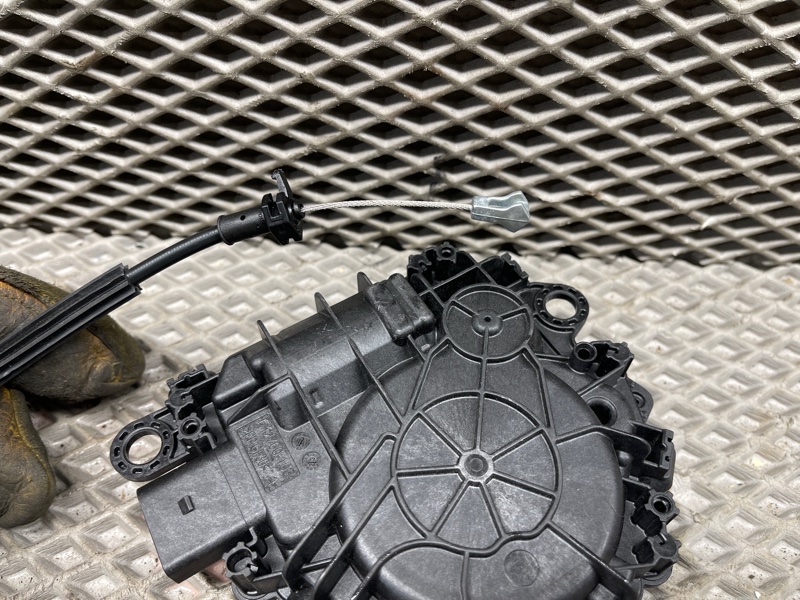Доводчик двери багажника Land Rover Range Rover Sport (L461, 2023г.)