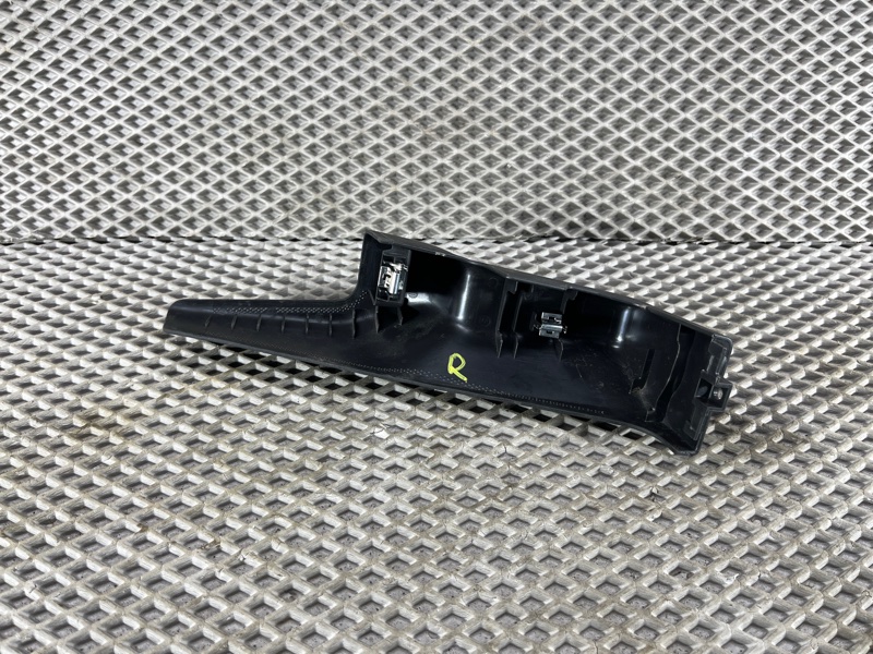 Накладка декоративная салона Land Rover Defender (L663, 2020г.)