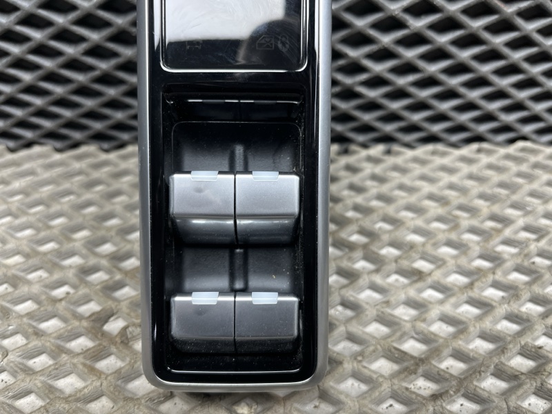Кнопка стеклоподъемника Land Rover Range Rover Sport (L494, 2020г.)
