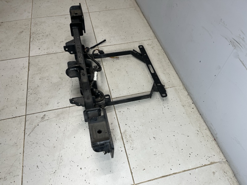 Балка фаркопа Land Rover Range Rover Sport (L494, 2015г.)