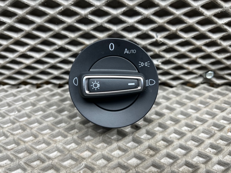 Блок управления светом Volkswagen Tiguan (MBQ, 2023г.)