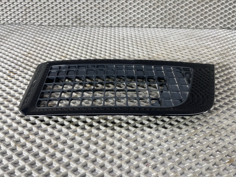 Накладка крыла Land Rover Defender (L663, 2020г.)
