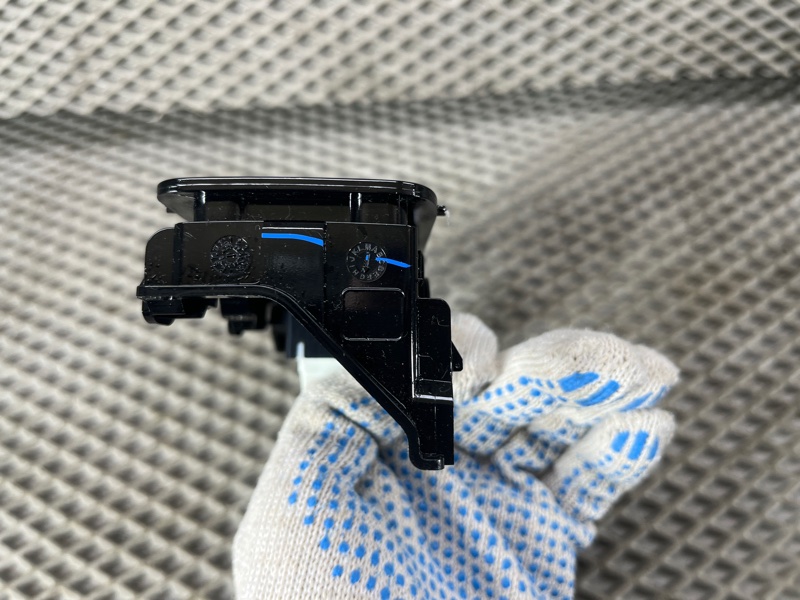 Кнопка стеклоподъемника Land Rover Range Rover Sport (L461, 2024г.)