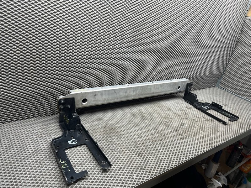 Балка под радиатор Land Rover Range Rover Evoque (L551, 2020г.)