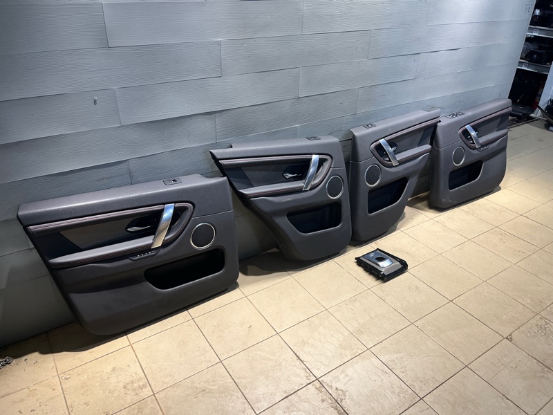 Комплект обивок дверей Land Rover Discovery Sport (L550, 2020г.)