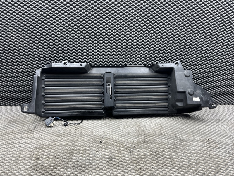 Дефлектор радиатора жалюзи Land Rover Range Rover (L405, 2019г.)