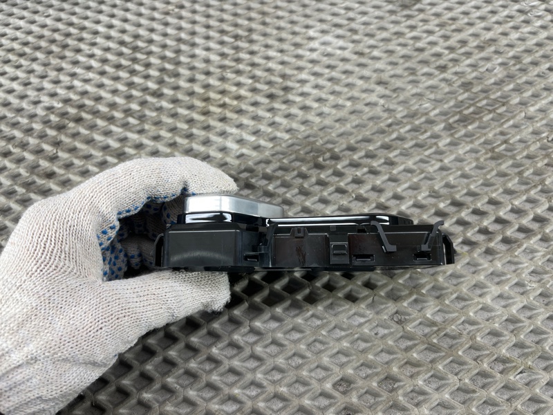 Пульт регулировки сиденья Land Rover Range Rover Sport (L461, 2024г.)
