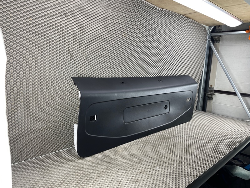 Обшивка двери багажника Land Rover Range Rover Sport (L461, 2024г.)