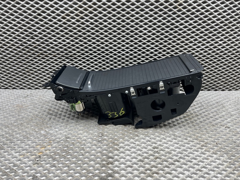Подстаканник центральный Land Rover Range Rover Sport (L320, 2011г.)