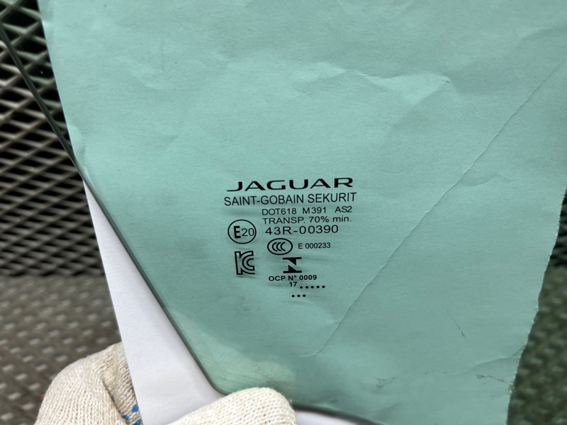 Стекло двери Jaguar E-pace (X540, 2018г.)