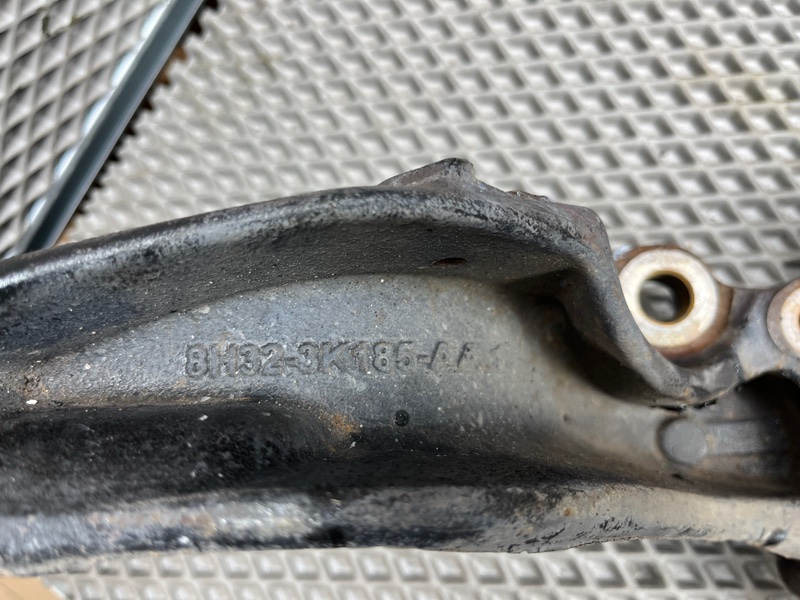 Кулак Land Rover Range Rover Sport (L320, 2012г.)