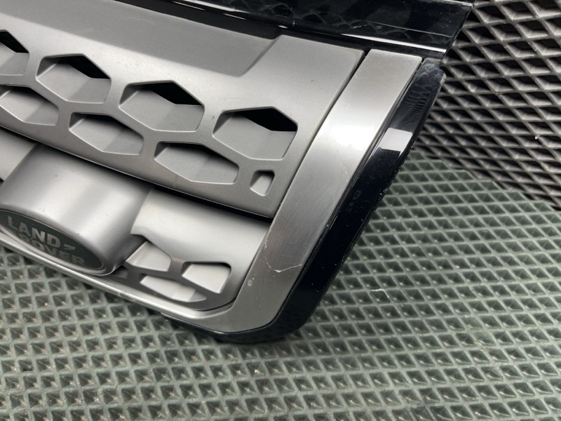 Решетка радиатора Land Rover Range Rover Evoque (L538, 2017г.)