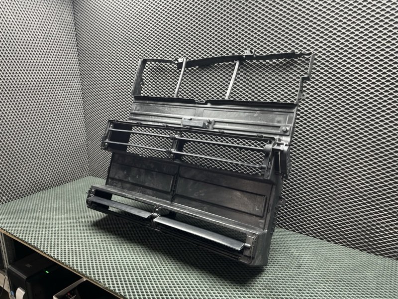 Дефлектор радиатора жалюзи Land Rover Range Rover Sport (L461, 2025г.)