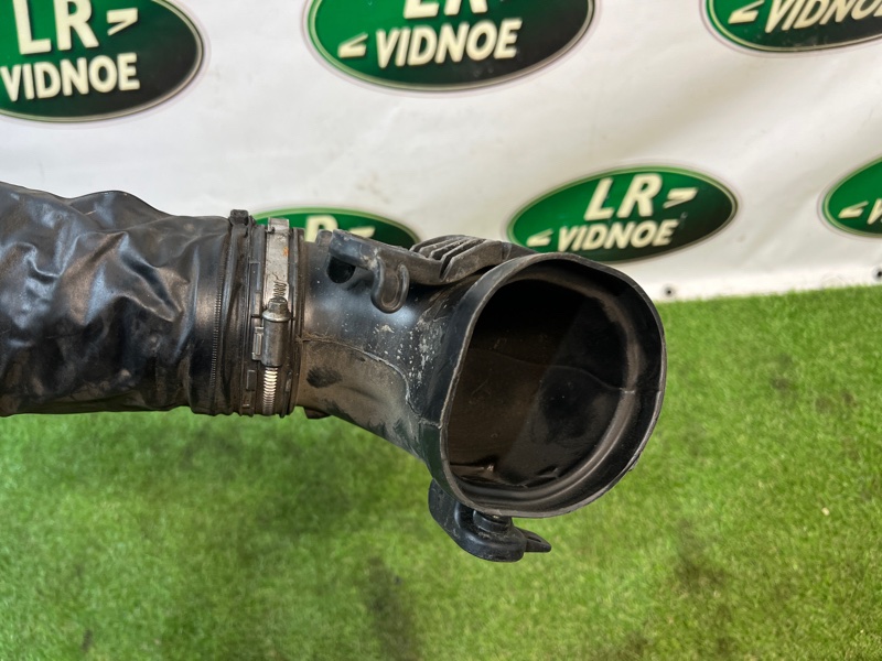 Патрубок воздушного фильтра Land Rover Range Rover Sport (L494, 2017г.)