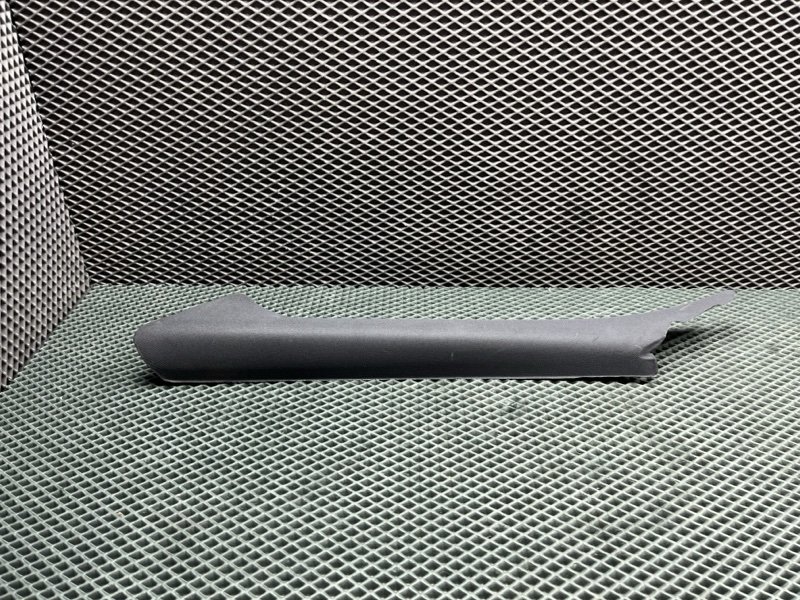 Накладка стойки лобового стекла Land Rover Range Rover Sport (L461, 2025г.)