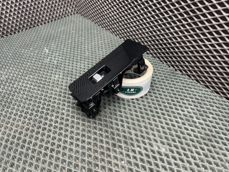 Кнопка стеклоподъемника Land Rover Range Rover Sport (L461, 2025г.)