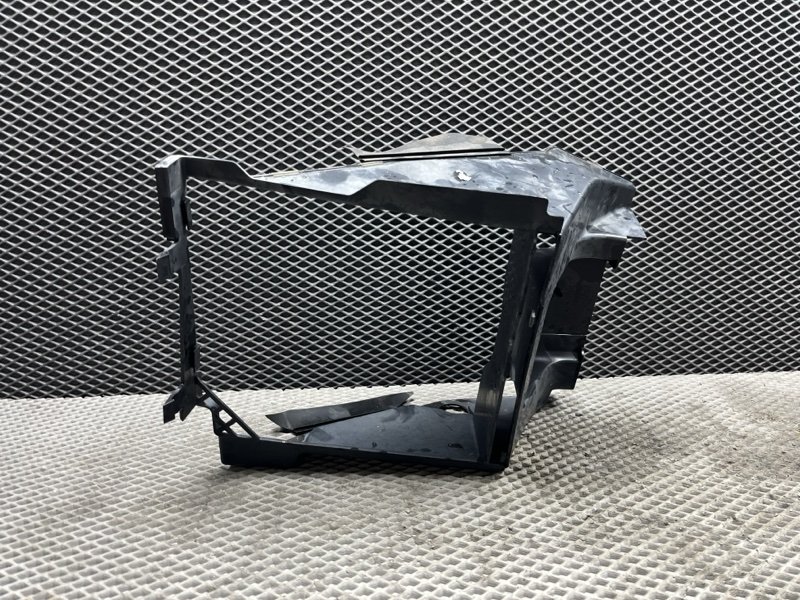 Дефлектор радиатора Land Rover Range Rover (L405, 2016г.)