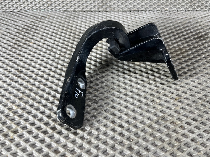 Петля крышки багажника Land Rover Defender (L663, 2020г.)