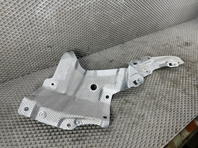 Тепловой экран Land Rover Range Rover Sport (L461, 2024г.)