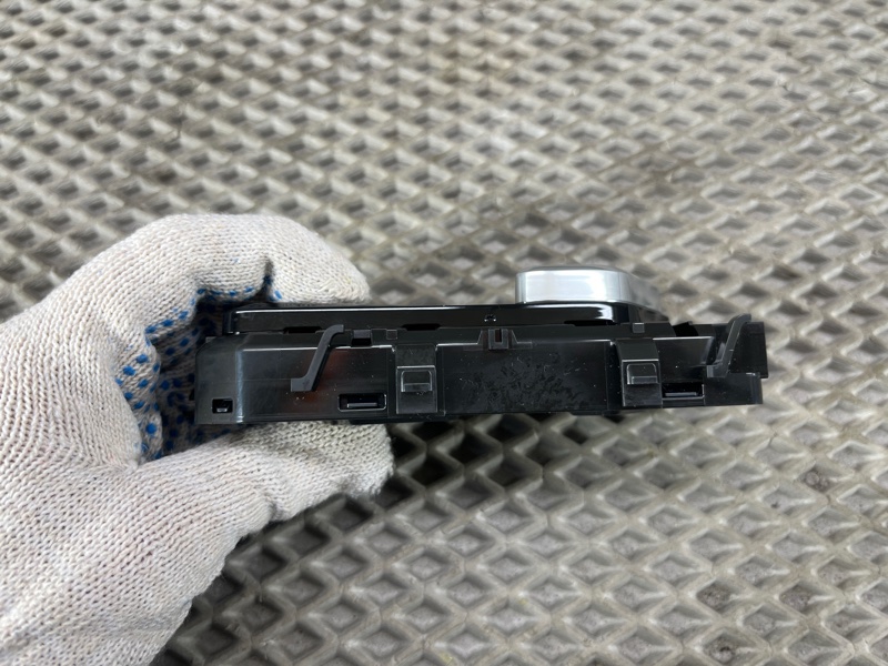 Пульт регулировки сиденья Land Rover Range Rover Sport (L461, 2024г.)