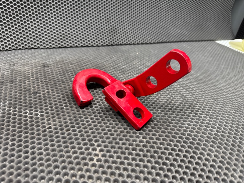 Крюк буксировочный Jeep Wrangler (JL, 2025г.)