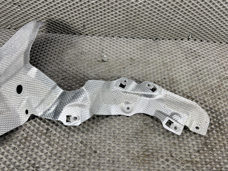 Тепловой экран Land Rover Range Rover Sport (L461, 2024г.)