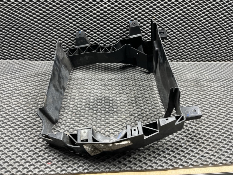 Кронштейн радиатора Land Rover Range Rover Sport (L494, 2020г.)