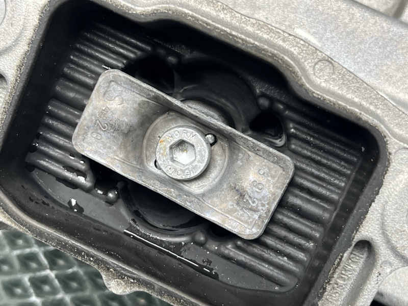 Кронштейн АКПП Land Rover Range Rover Sport (L461, 2025г.)