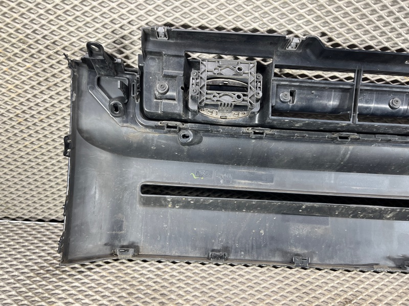 Решетка радиатора Land Rover Defender (L663, 2020г.)