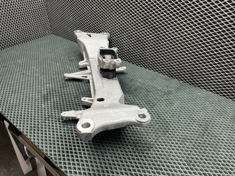 Кронштейн АКПП Land Rover Range Rover Sport (L461, 2025г.)