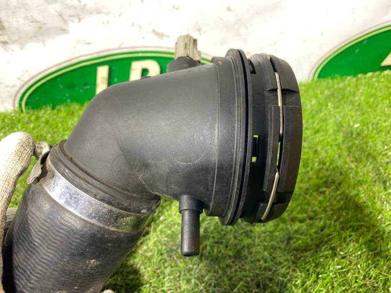 Патрубок интеркулера Land Rover Range Rover (L322, 2010г.)