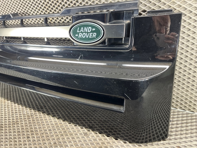 Решетка радиатора Land Rover Defender (L663, 2020г.)