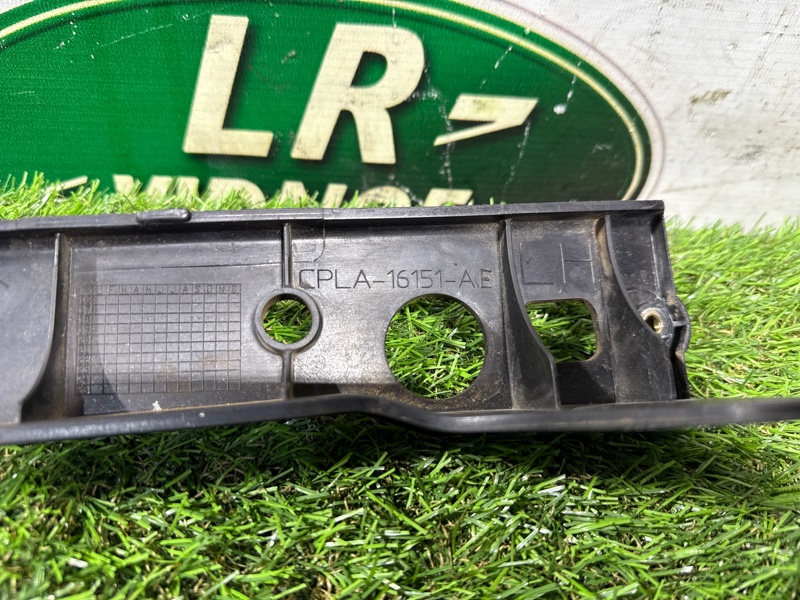 Кронштейн крыла Land Rover Range Rover (L405, 2020г.)