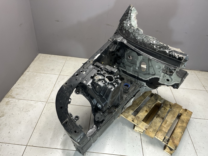 Четверть Land Rover Range Rover Sport (L461, 2025г.)